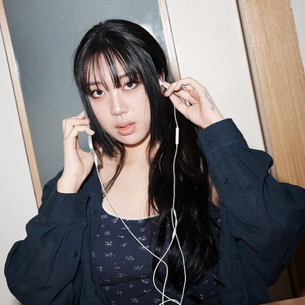 Lee Young-ji  gallery image