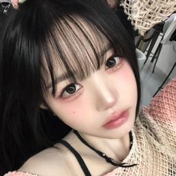 Kim ChaeWon gallery image