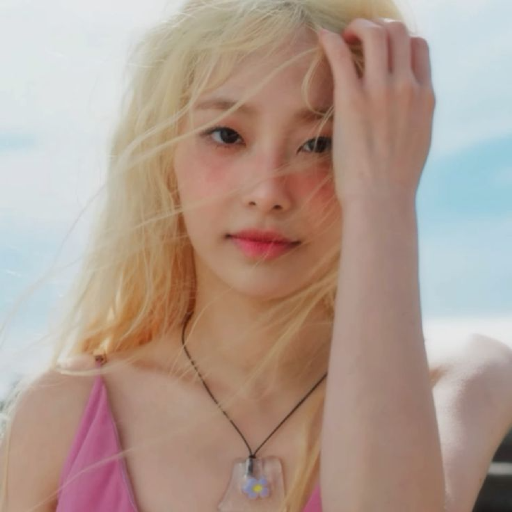Chuu gallery image