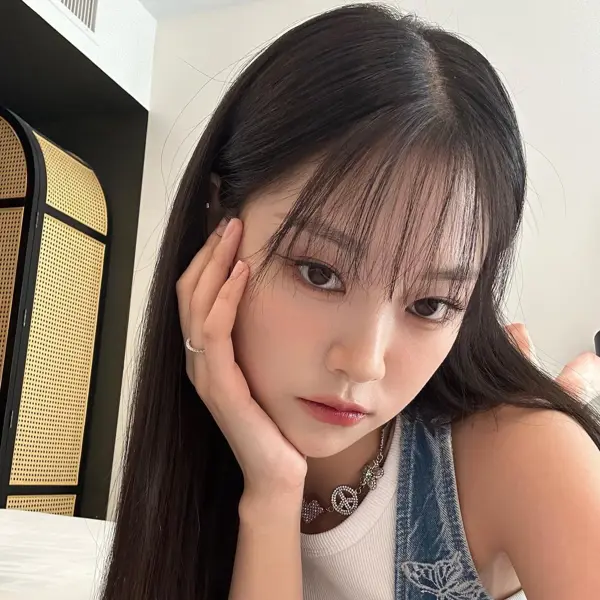 HyunJin gallery image