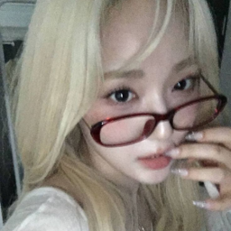 Yoon SeoYeon gallery image