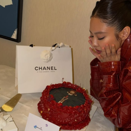 Jennie gallery image