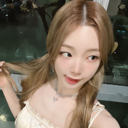 Yeonhee gallery image