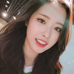 Olivia Hye gallery image