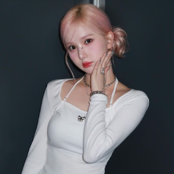 Eunha gallery image