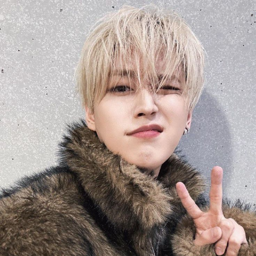 Shiroiwa Ruki gallery image