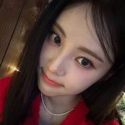 Jinsoul gallery image