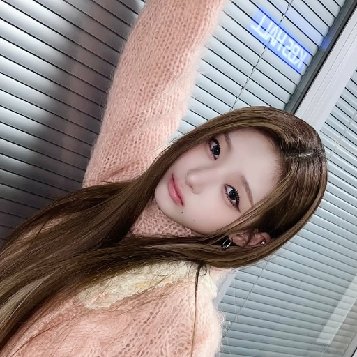 Hyerin gallery image