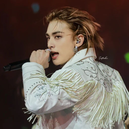 Hyunjin gallery image