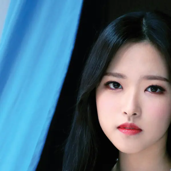 Olivia Hye gallery image