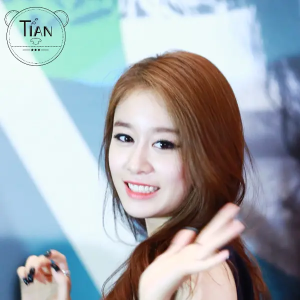 Jiyeon gallery image