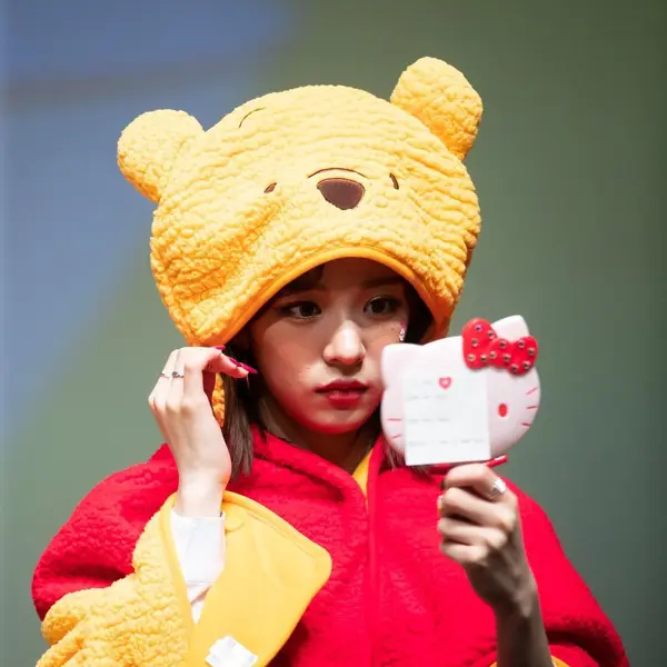 Chaeyoung gallery image