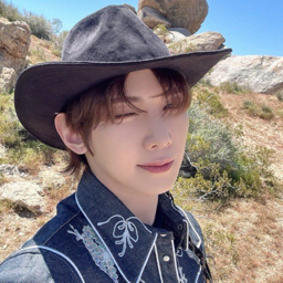 Yeosang gallery image