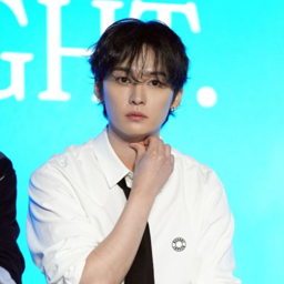 Lee Know gallery image