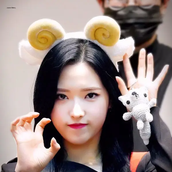 Olivia Hye gallery image