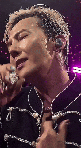G-Dragon gif
