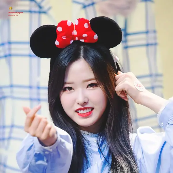 Olivia Hye gallery image