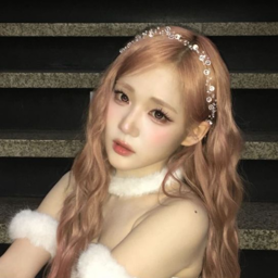 Yoon SeoYeon gallery image