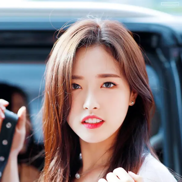 Olivia Hye gallery image