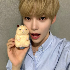 Sung Hanbin gallery image