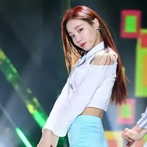 Yeonwoo gallery image