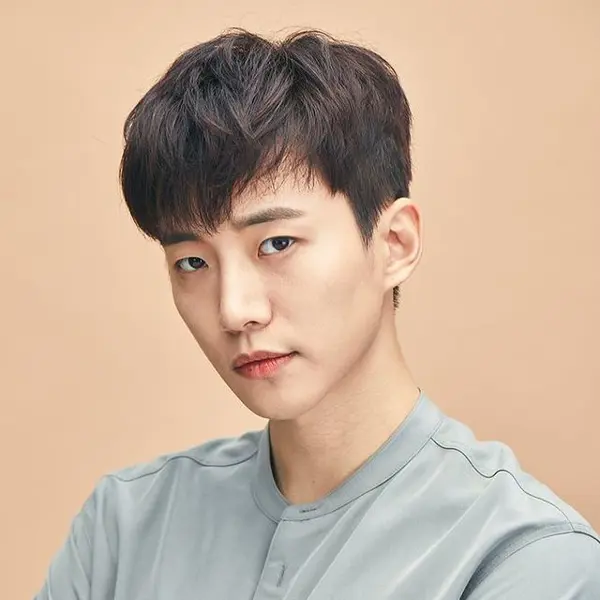 Lee Junho gallery image