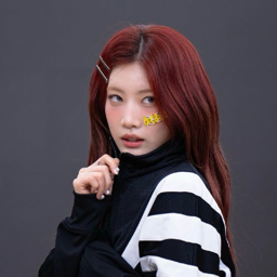 Kim Lip gallery image