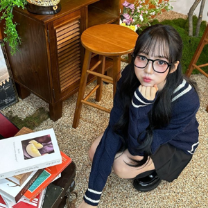 Park ShiOn gallery image