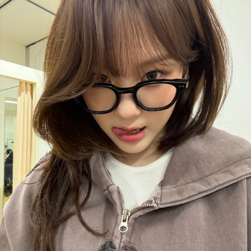 Chaehyun gallery image