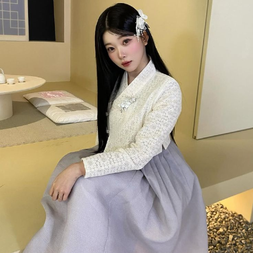 Tsuki gallery image