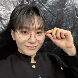 Seungkwan gallery image