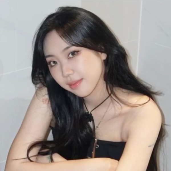 Lee Young-ji  gallery image