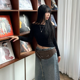 Yella.E gallery image