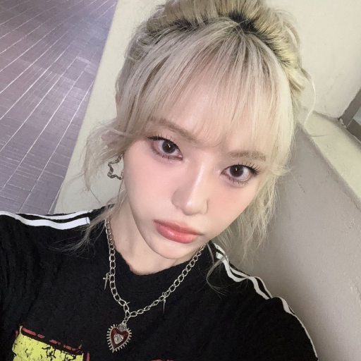 Moon Sua gallery image