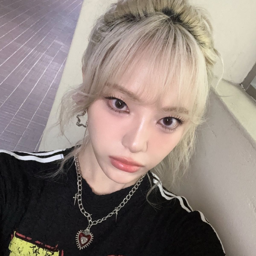 Moon Sua gallery image