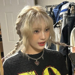 Moon Sua gallery image