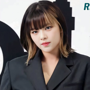 Jeongyeon gallery image