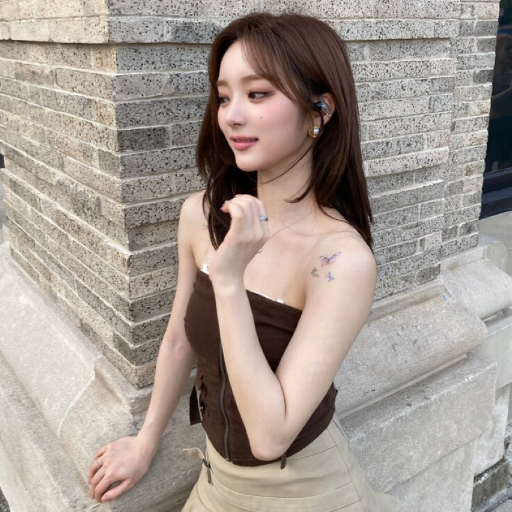 E.JI gallery image