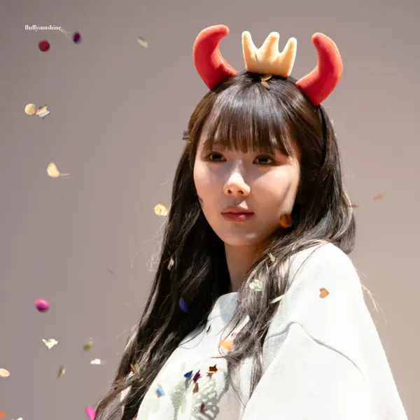 Yoohyeon gallery image