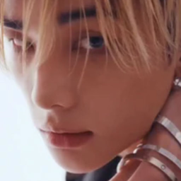 Hyunjin gallery image