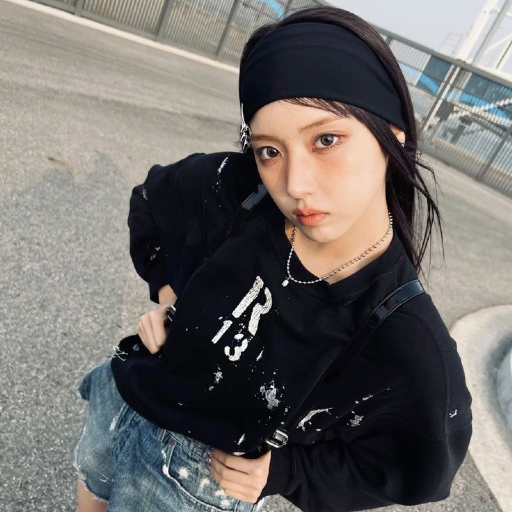 Jiwoo gallery image