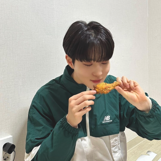 Kim Wooseok galerijafbeelding