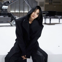 Jeonghan gallery image