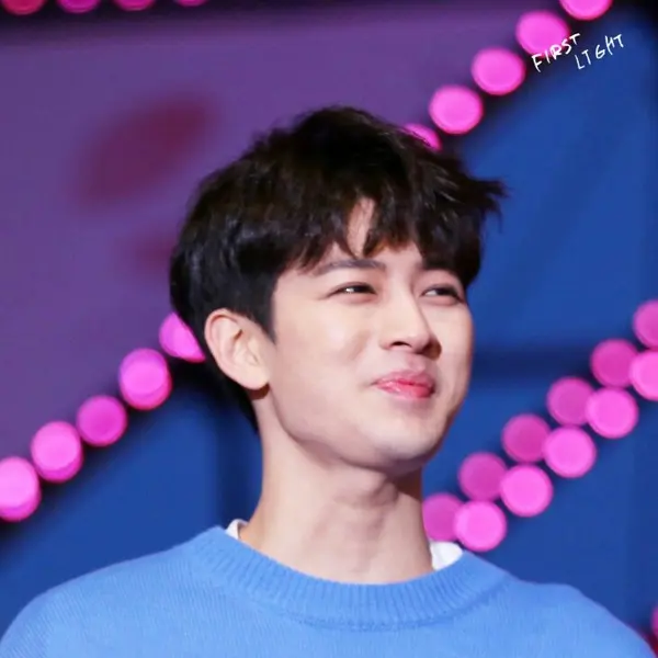 Imagen de la galería de Song Yunhyeong