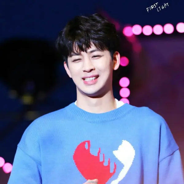 Imagen de la galería de Song Yunhyeong
