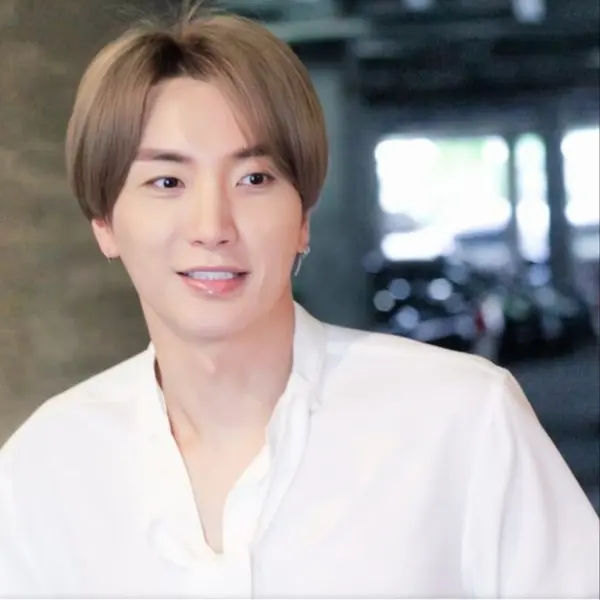 Leeteuk gallery image