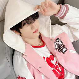 Jisung gallery image