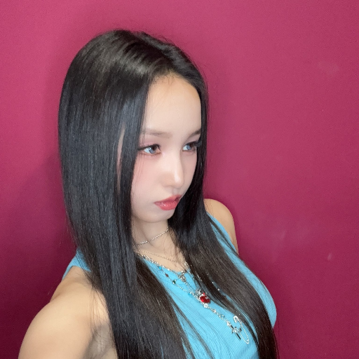 Enny gallery image