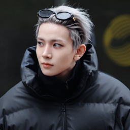 Heeseung gallery image