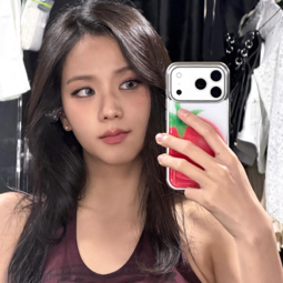Jisoo gallery image